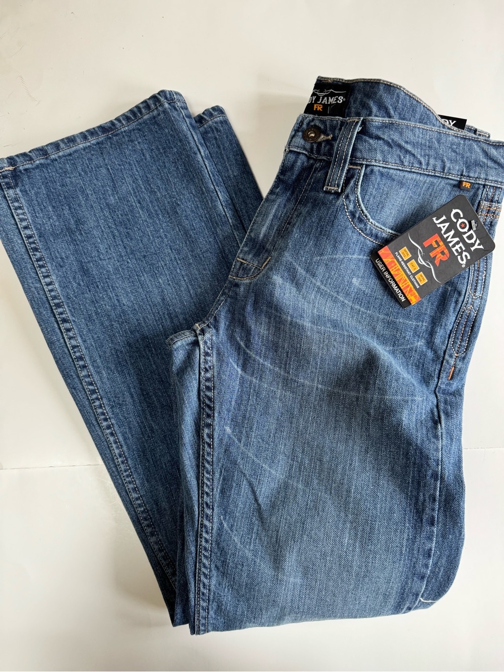 NWT! Cody James FR Men's Slim Bootcut Jeans. Size 30x32. Medium Wash. Cat 2